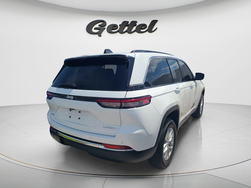 Used 2025 Jeep Grand Cherokee Laredo X AWD/4WD image 3