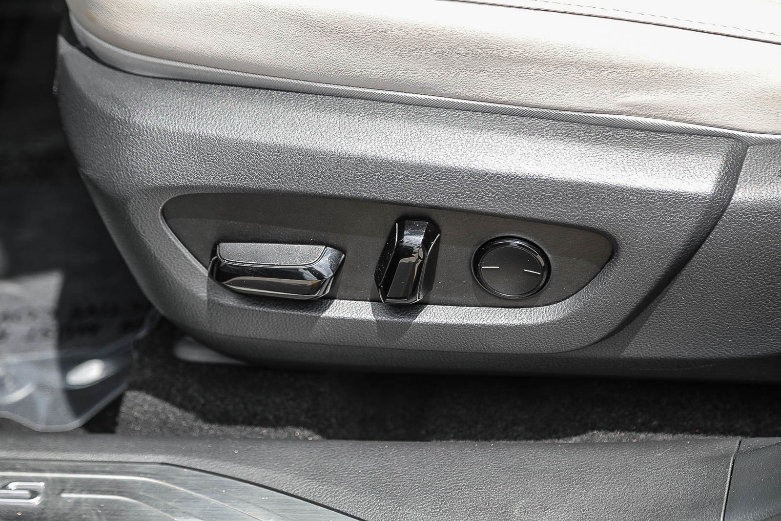 Used 2024 Lexus RX 350 Premium Plus w/ Cold Area Package FWD image 19