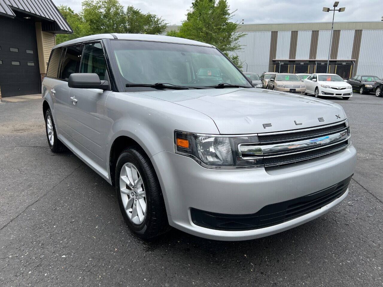Used 2019 Ford Flex SE FWD image 3