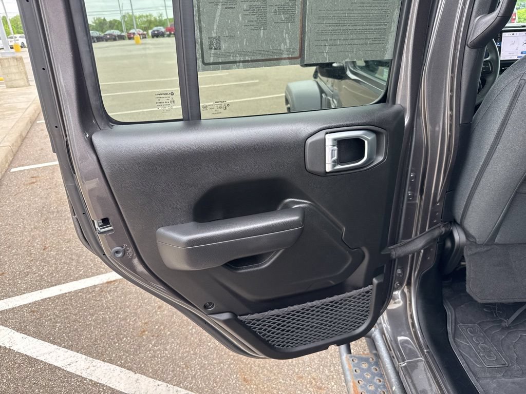 Used 2024 Jeep Wrangler Unlimited Sport AWD/4WD image 14