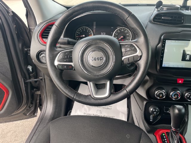 Used 2017 Jeep Renegade Trailhawk AWD/4WD image 23