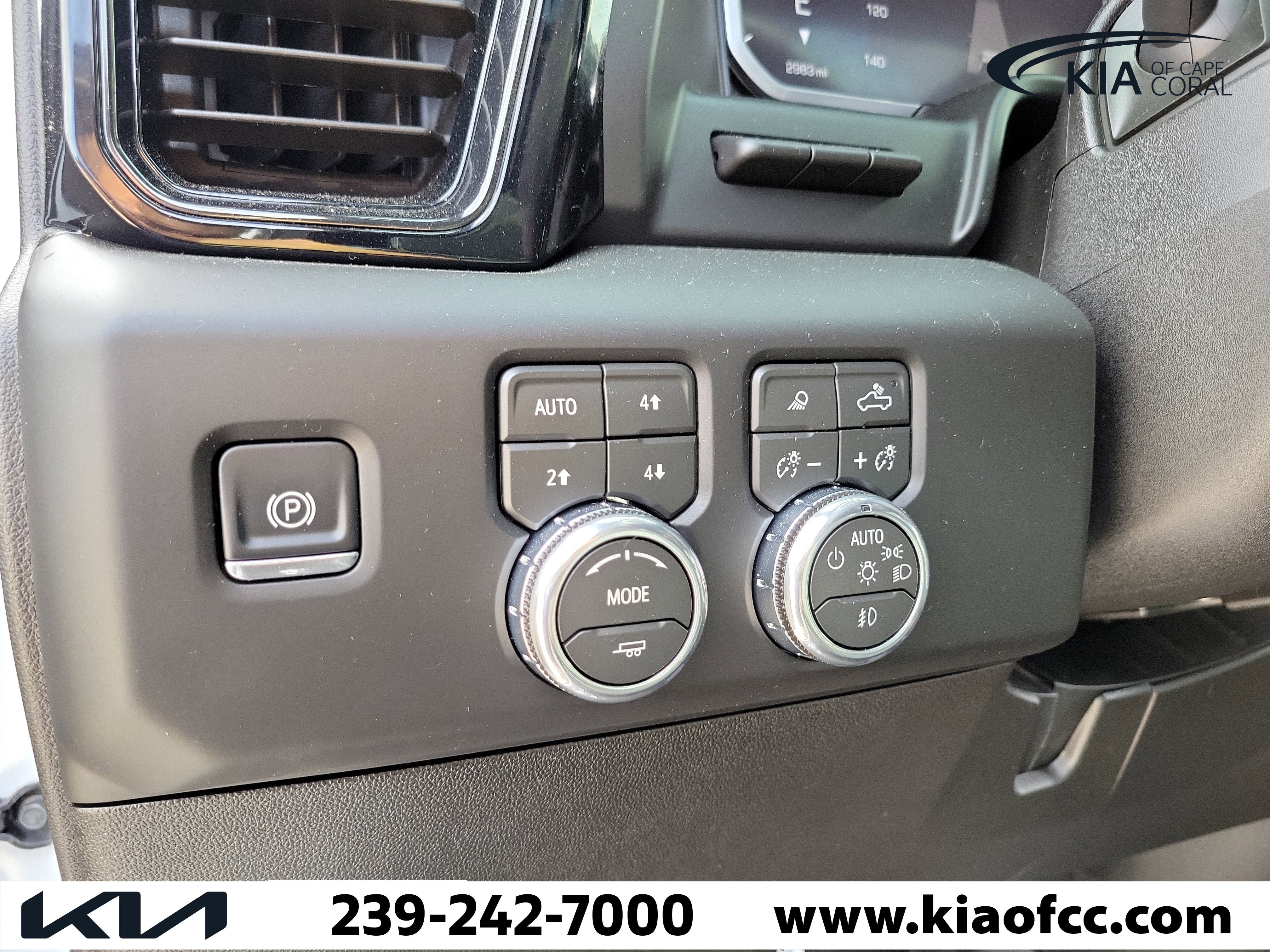 Used 2026 GMC Sierra 2500 AT4X AWD/4WD image 26
