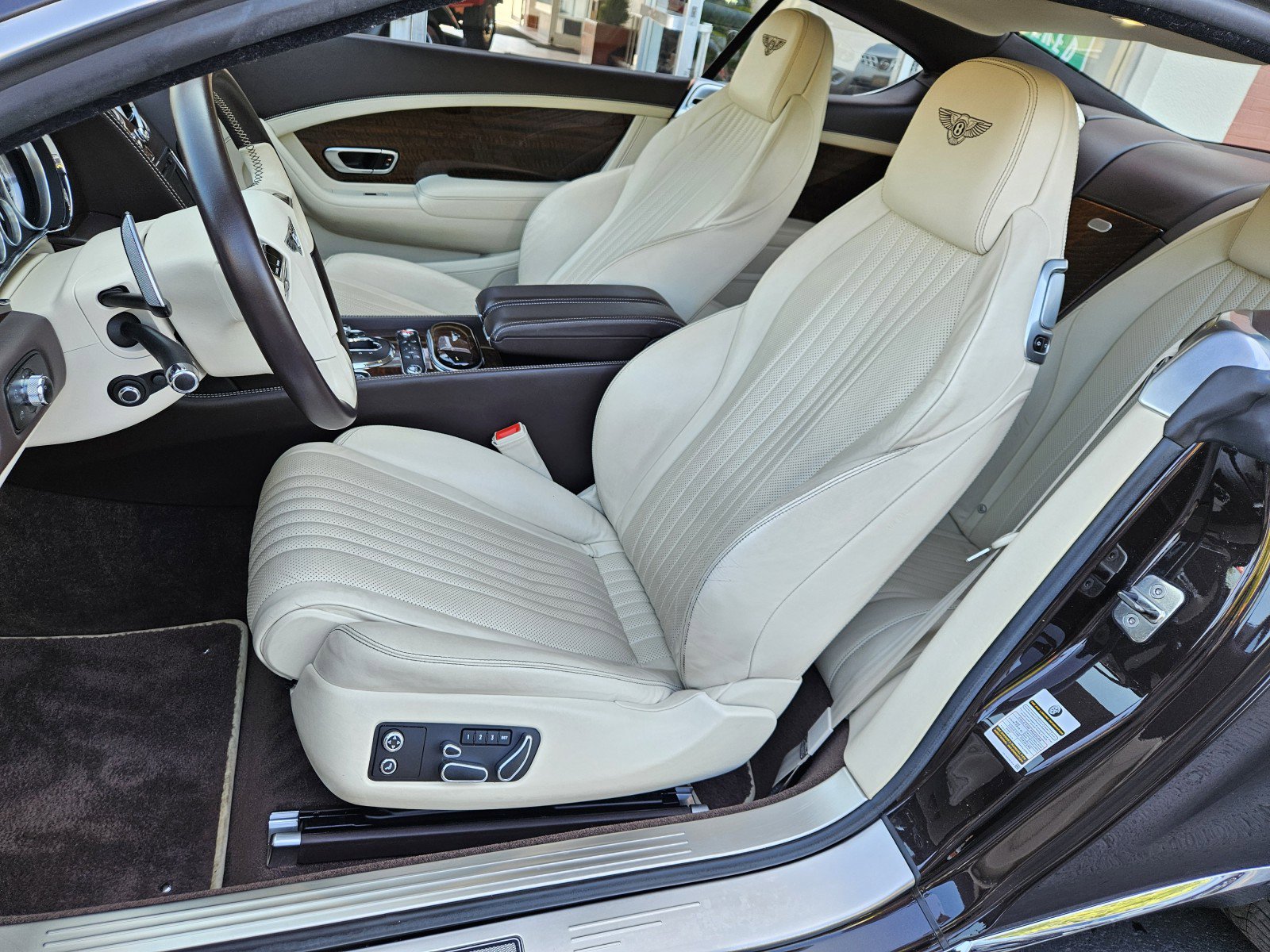 Used 2016 Bentley Continental GT image 35