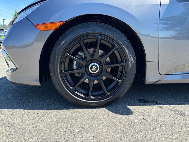 Used 2019 Honda Civic Touring image 32