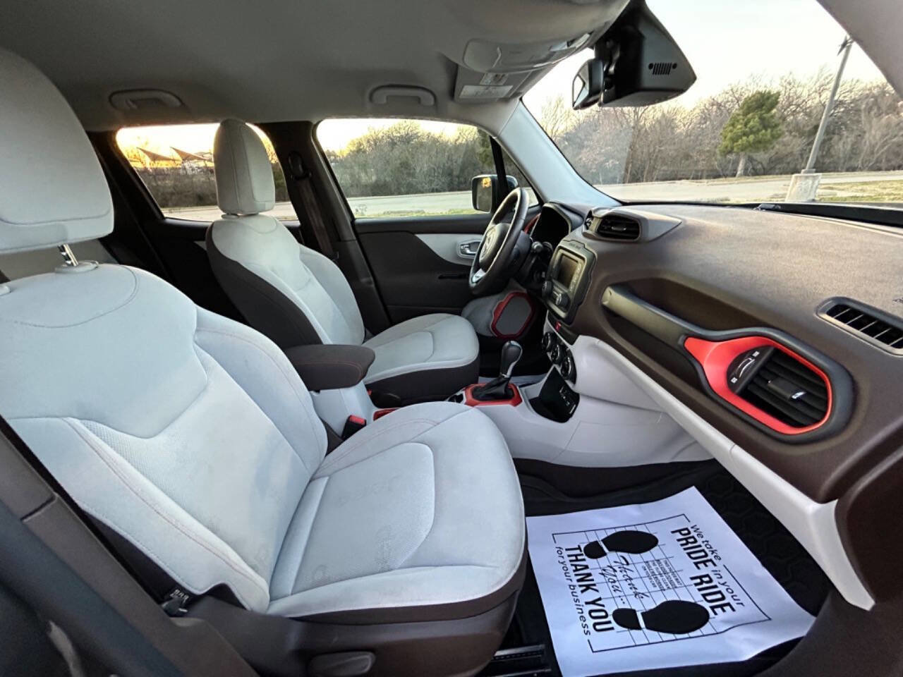 Used 2016 Jeep Renegade Latitude w/ Popular Equipment Group image 14