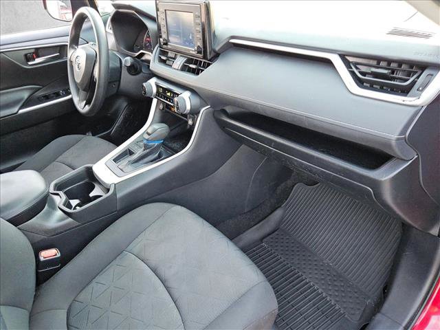 Used 2021 Toyota RAV4 XLE w/ Convenience Package FWD image 22