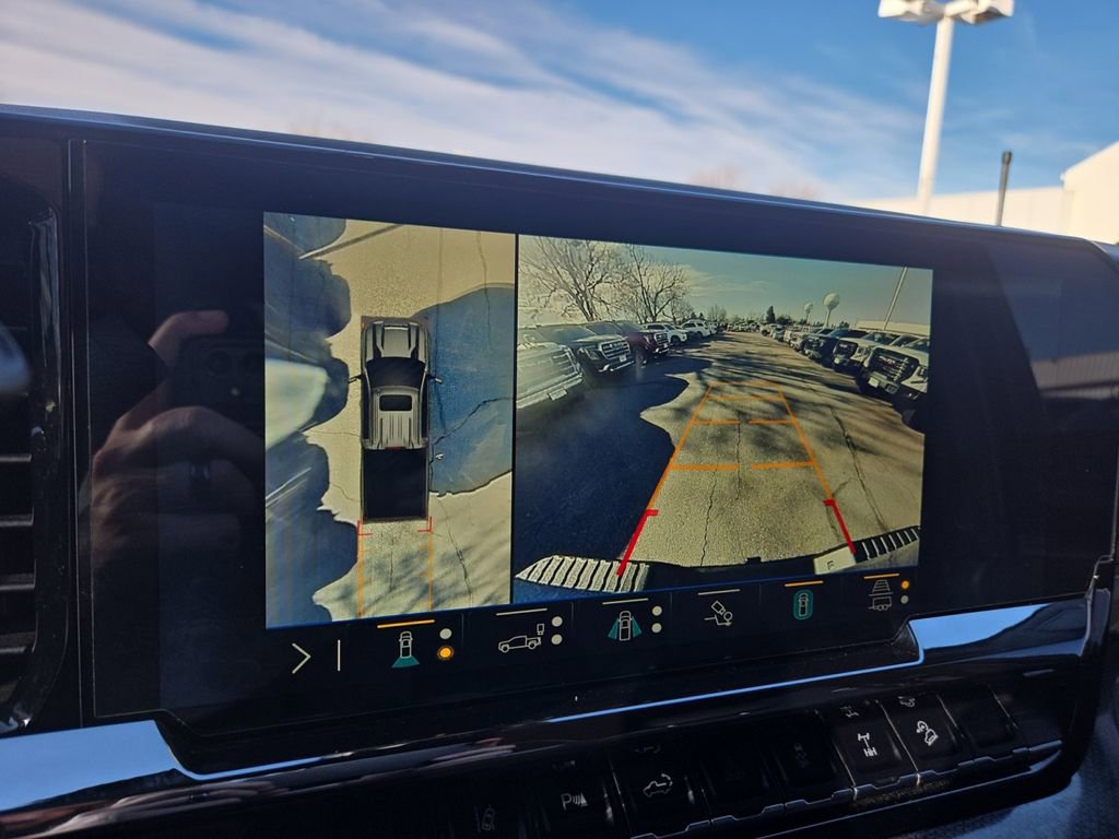 Used 2024 Chevrolet Silverado 2500 ZR2 w/ Technology Package image 27