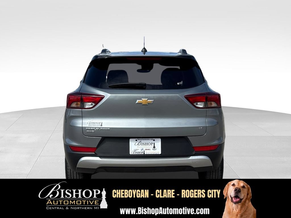 Used 2025 Chevrolet TrailBlazer LT AWD/4WD image 11