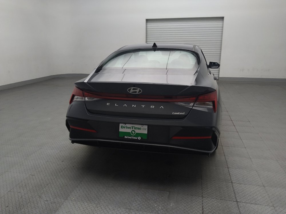 Used 2025 Hyundai Elantra Limited FWD image 7