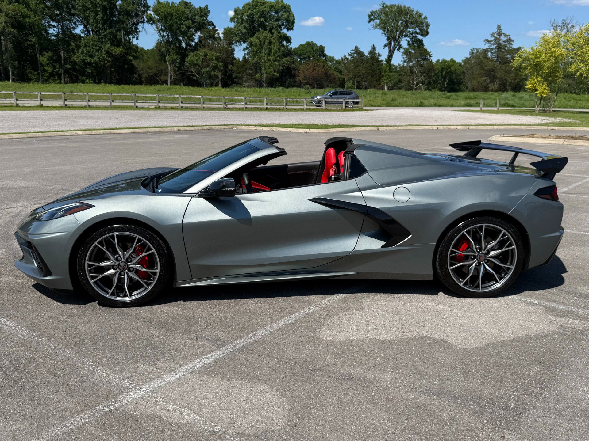 Used 2024 Chevrolet Corvette Stingray Premium Conv w/ Stealth Interior Trim Package RWD image 8