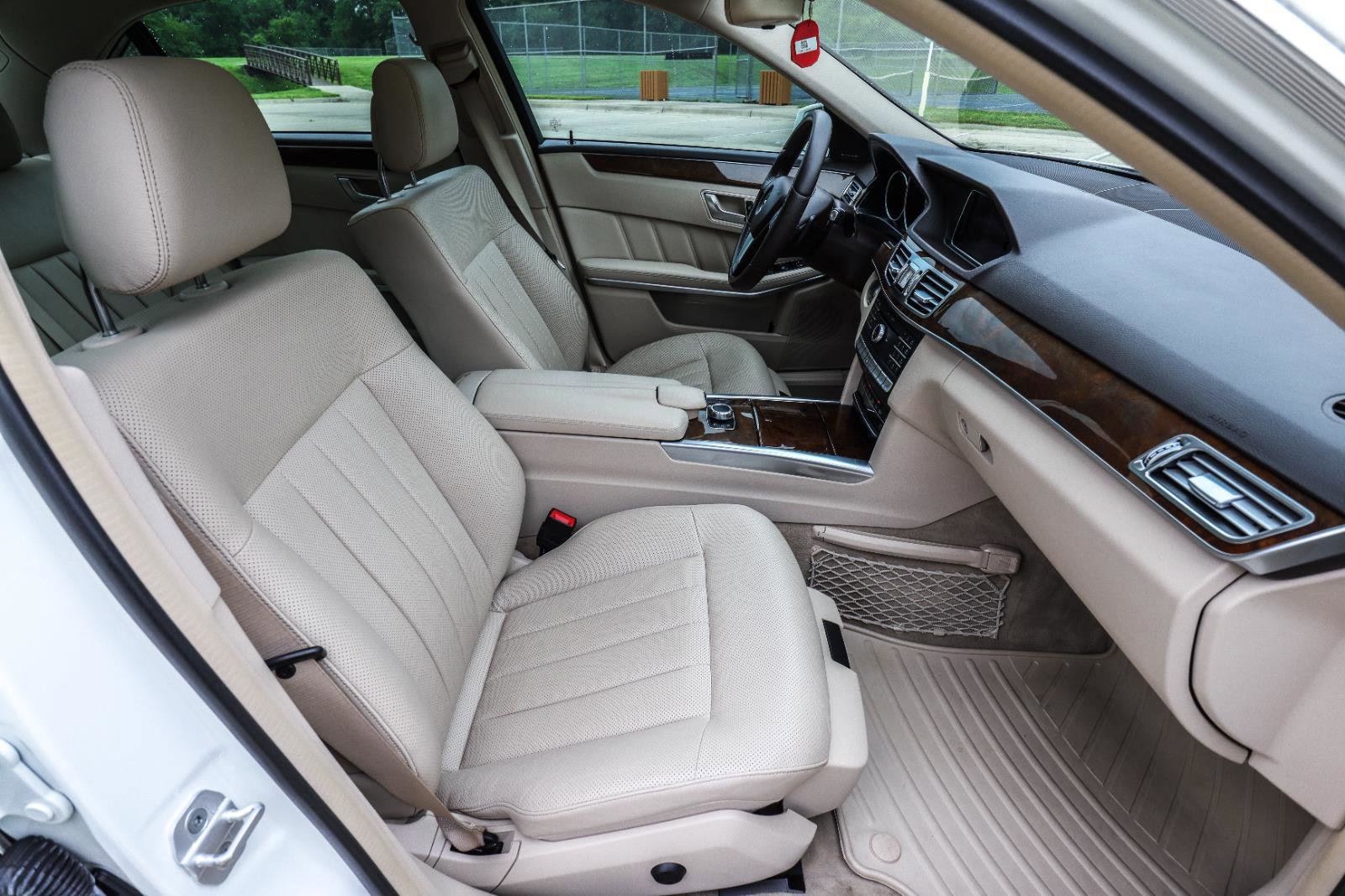 Used 2016 Mercedes-Benz E 350 4MATIC Sedan image 35