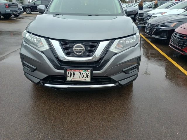 Used 2019 Nissan Rogue SV image 2