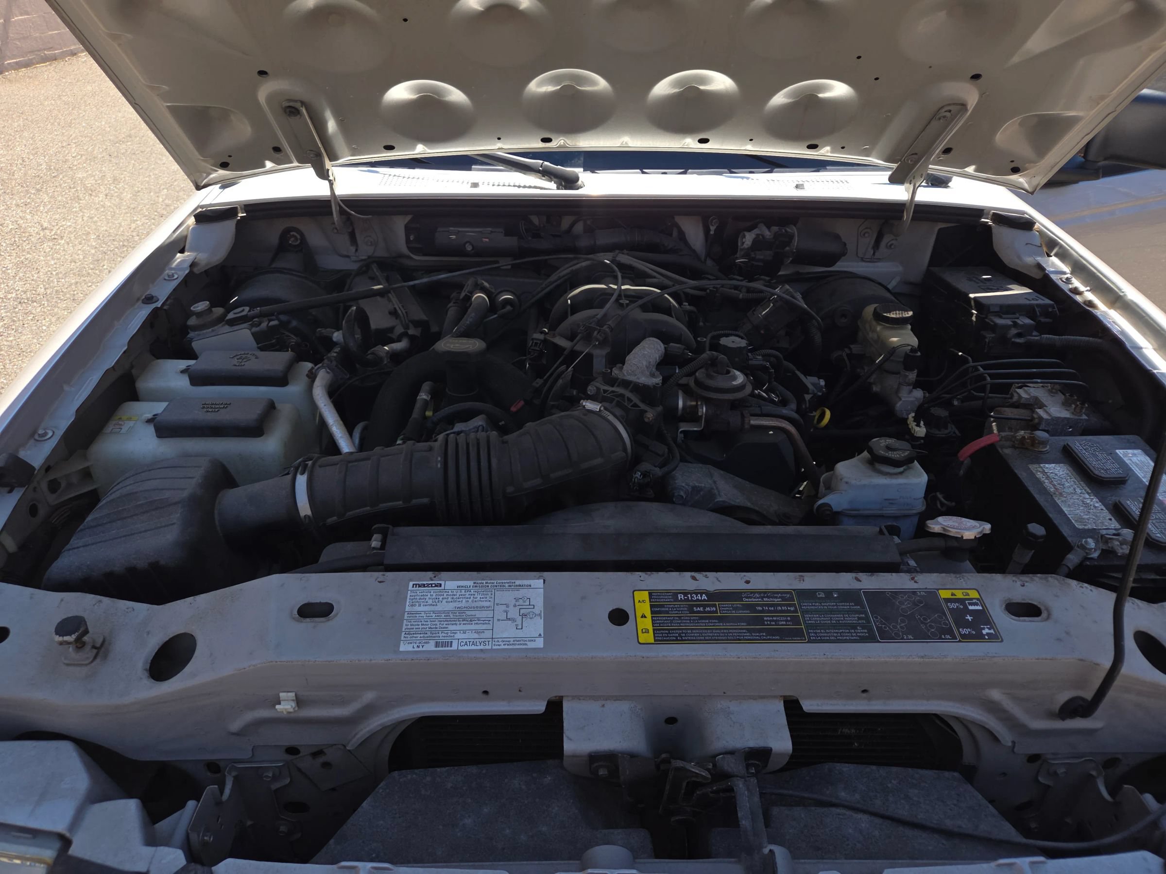 Used 2004 MAZDA B-Series Pickup 4x4 Cab Plus B4000 w/ Convenience Pkg image 14
