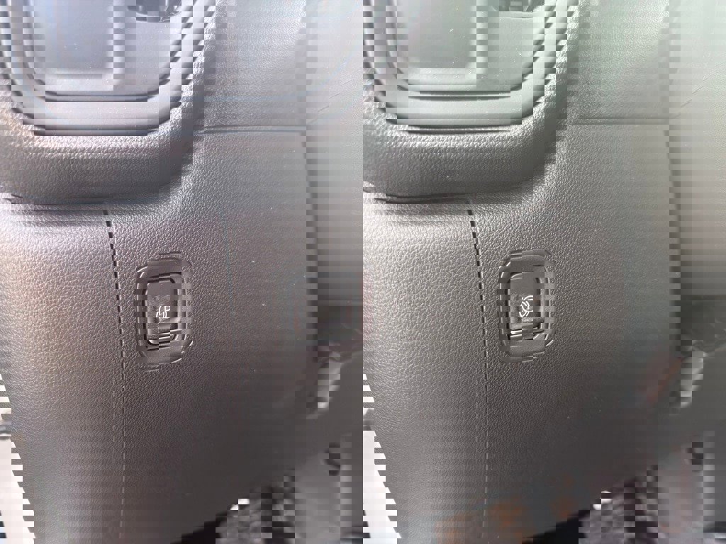 Used 2020 GMC Sierra 1500 2WD Regular Cab image 14