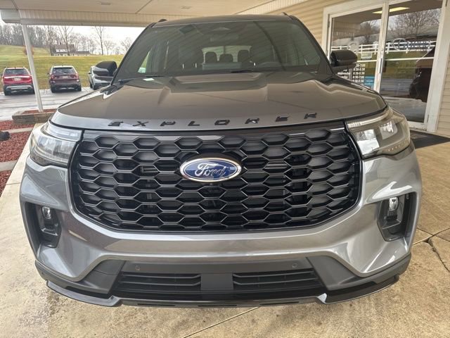 Used 2025 Ford Explorer ST-Line w/ ST-Line Street Pack image 13