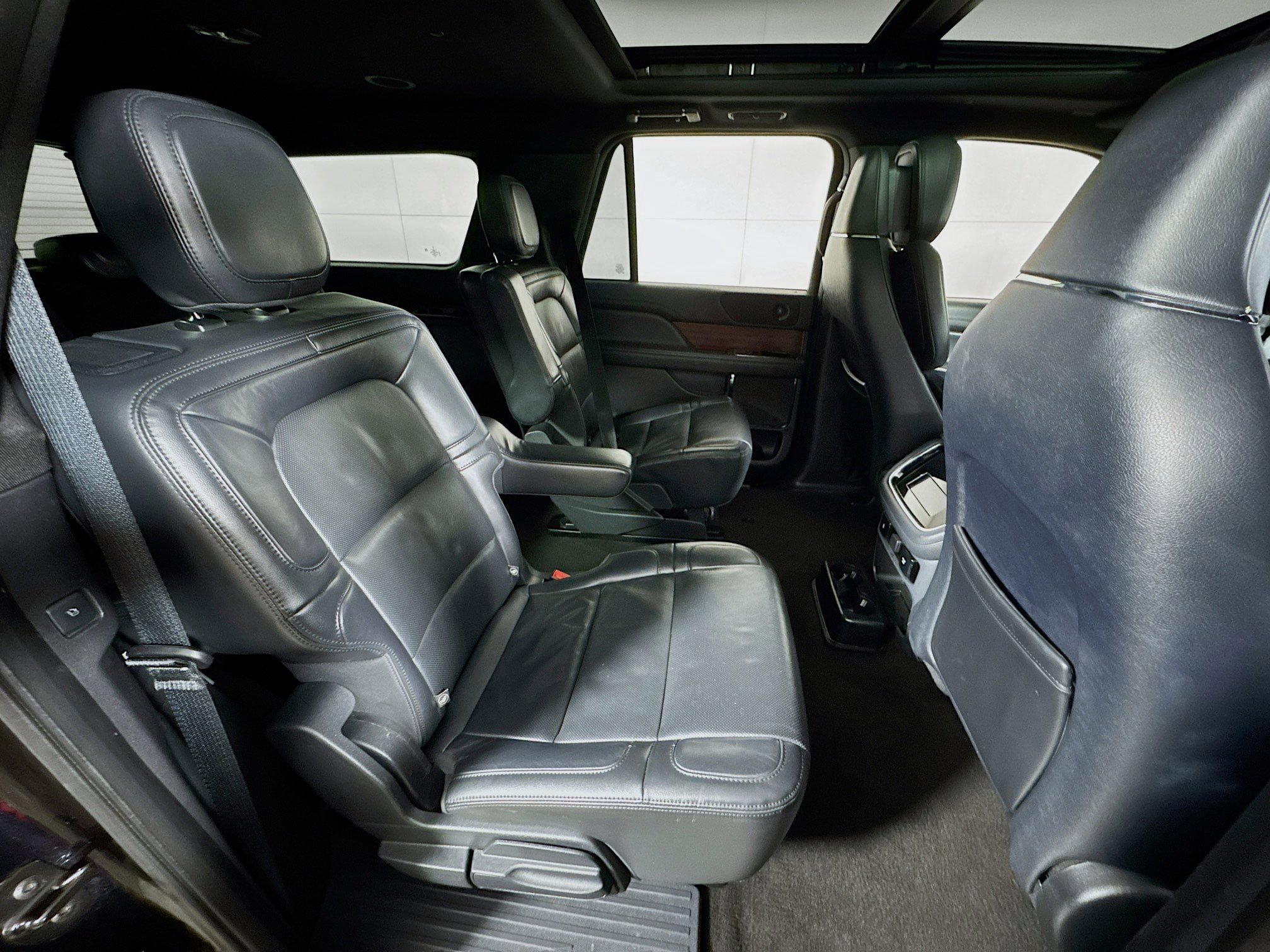 Used 2023 Lincoln Navigator L Reserve AWD/4WD image 29