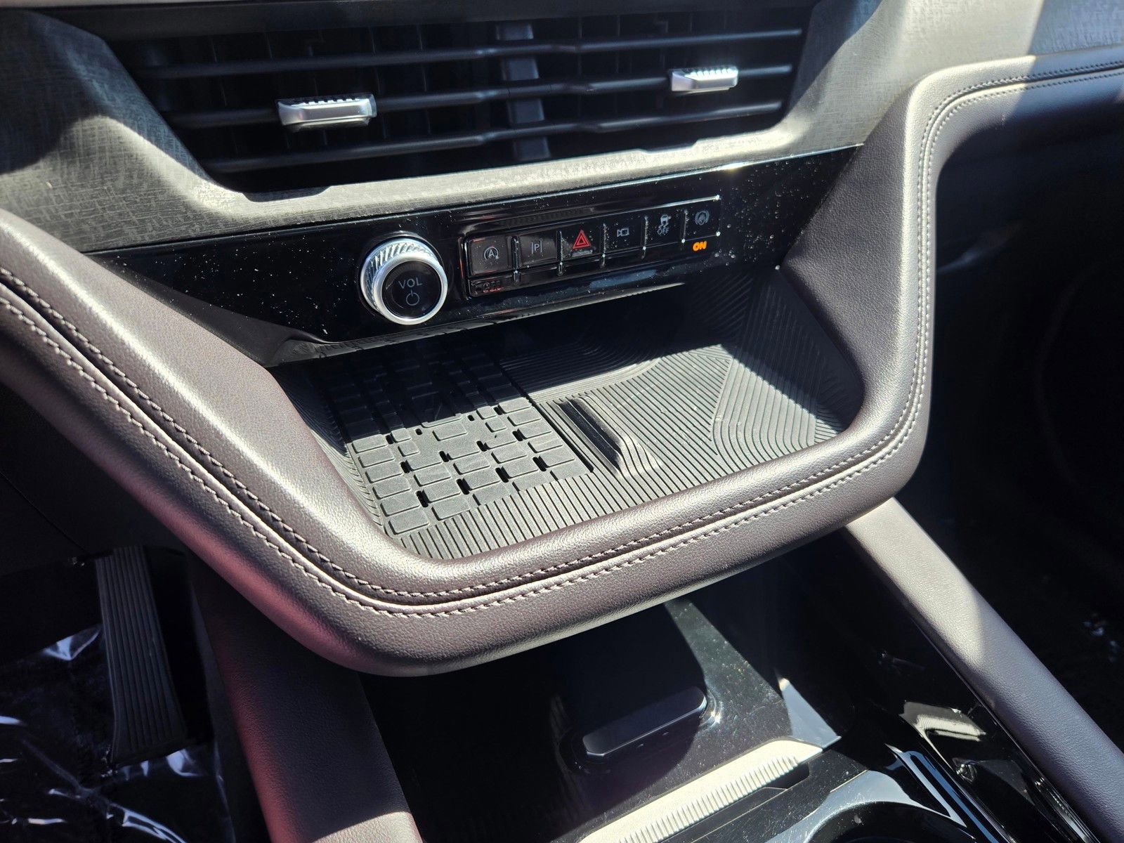 Used 2025 Ford Explorer Platinum w/ LUX Leather Package image 23