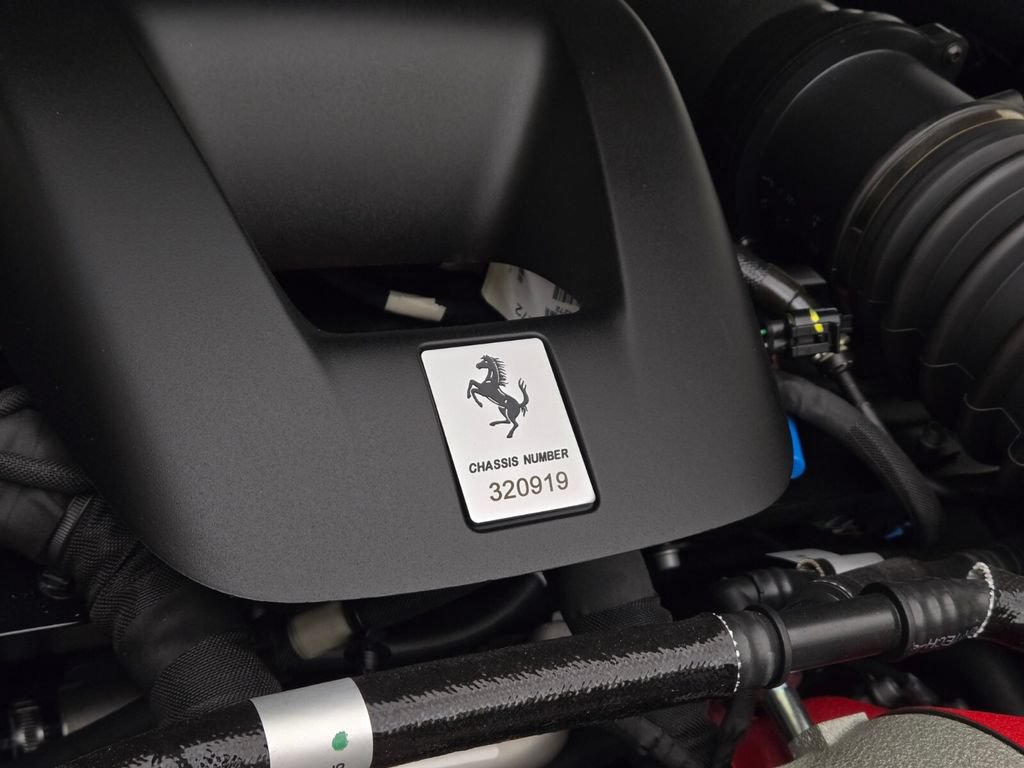 Used 2025 Ferrari Purosangue AWD/4WD image 29