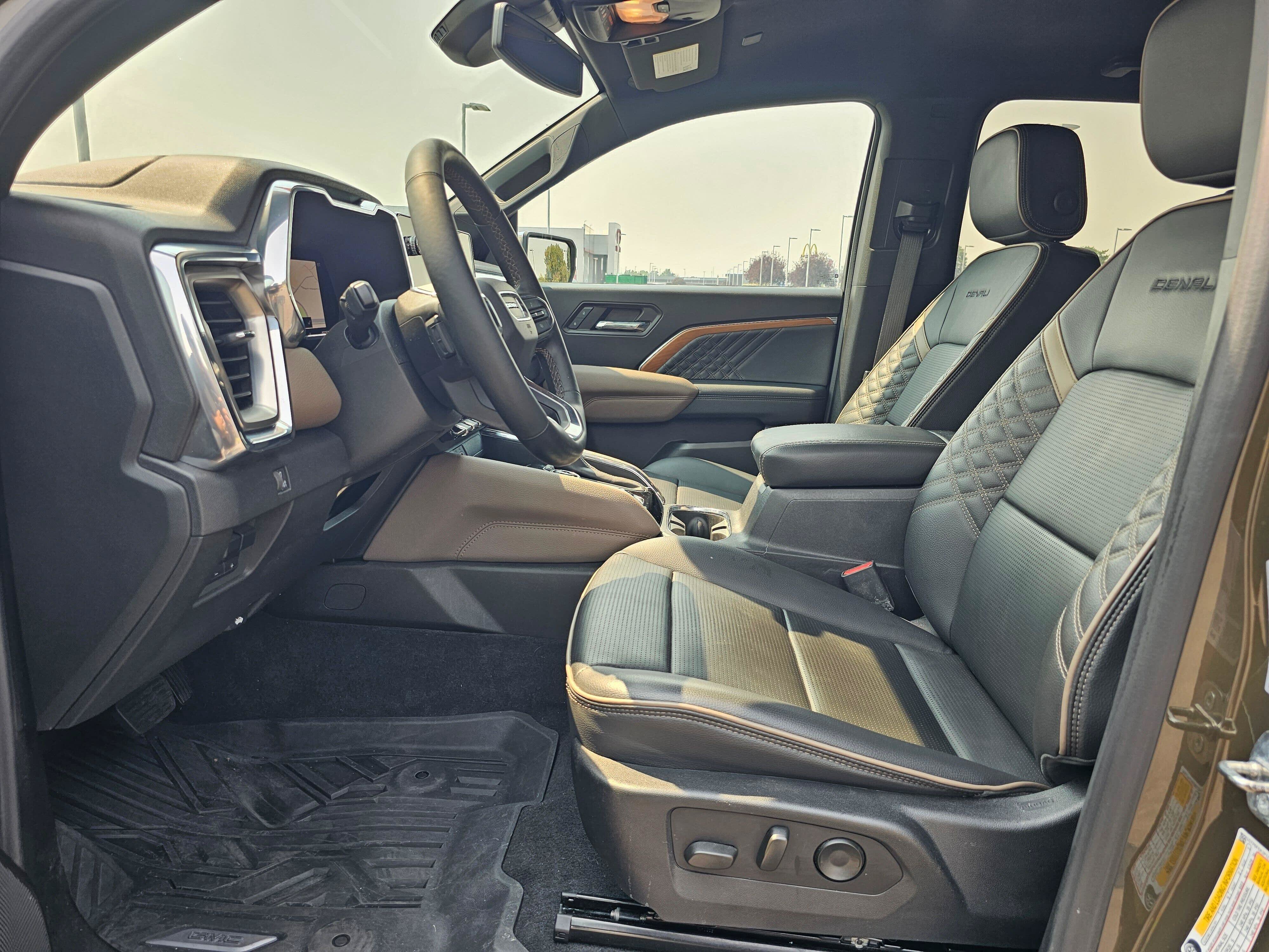 Used 2023 GMC Canyon Denali AWD/4WD image 19