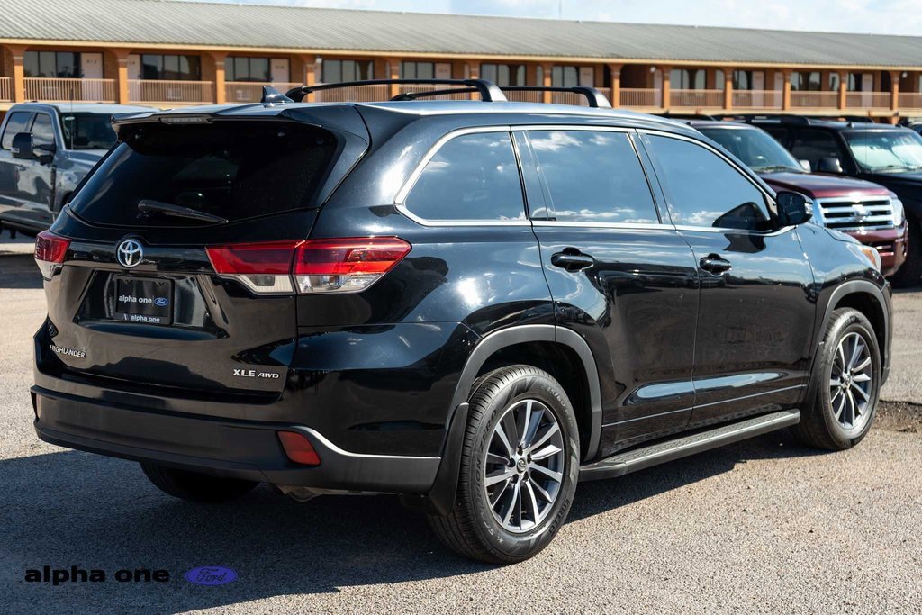 Used 2018 Toyota Highlander XLE image 6