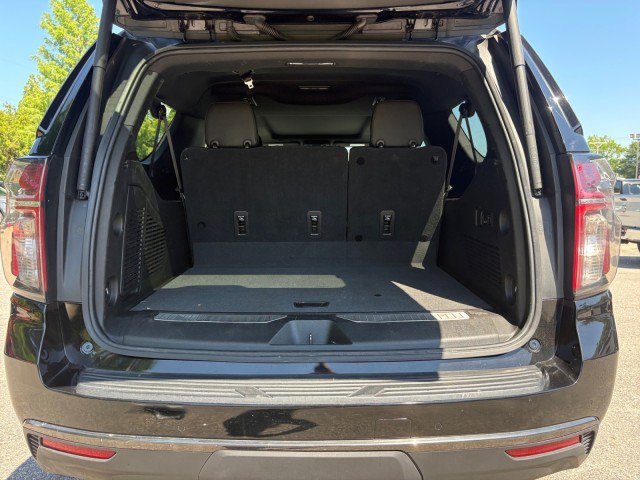 Used 2021 Chevrolet Suburban RST w/ Luxury Package AWD/4WD image 18