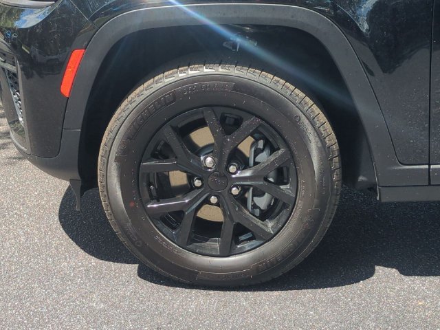 New 2026 Jeep Grand Cherokee Altitude RWD image 10