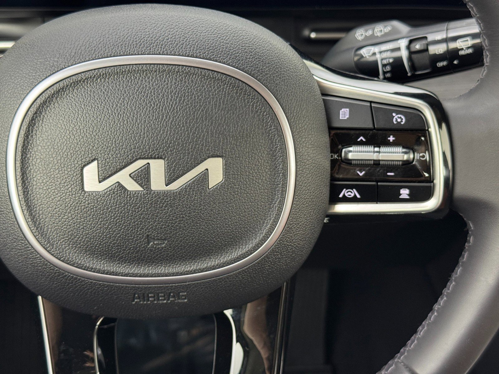 Used 2024 Kia Carnival SX FWD image 22