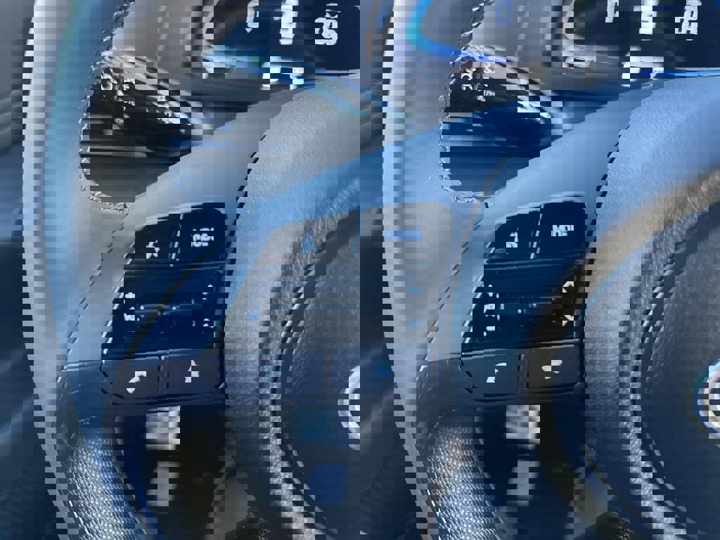 New 2025 Hyundai Elantra Sport image 13