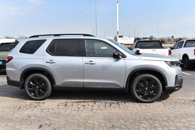 New 2026 Honda Pilot Black Edition image 5