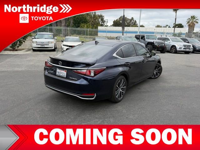 Used 2024 Lexus ES 300h w/ Premium Package FWD image 4