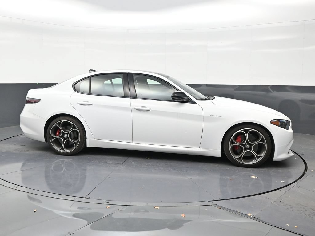 Used 2024 Alfa Romeo Giulia Veloce RWD image 6