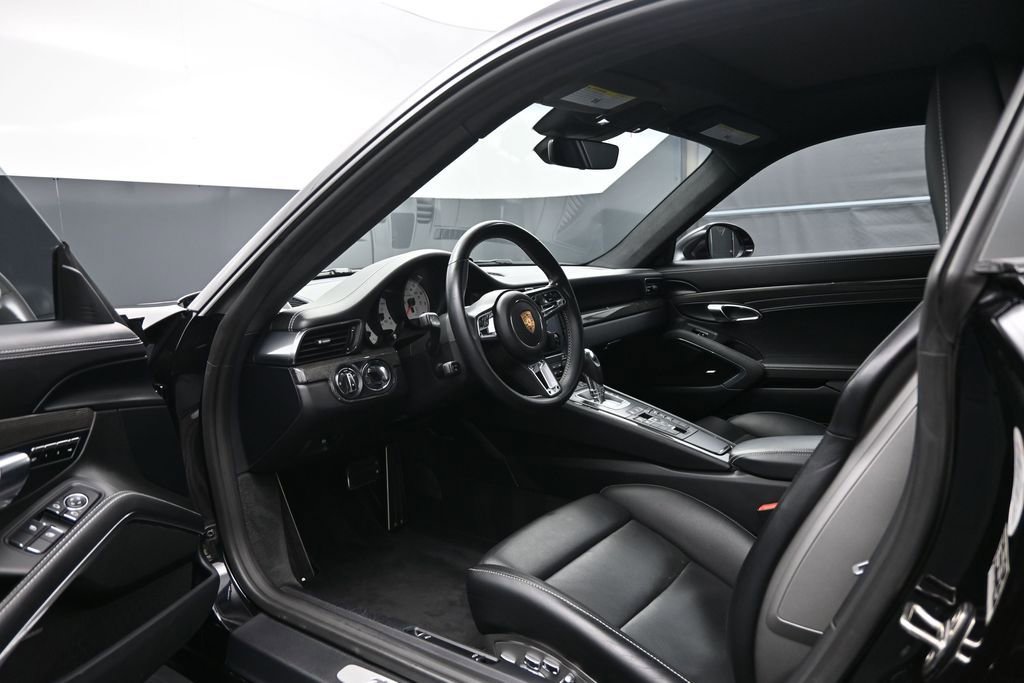 Certified 2019 Porsche 911 Turbo AWD/4WD image 4