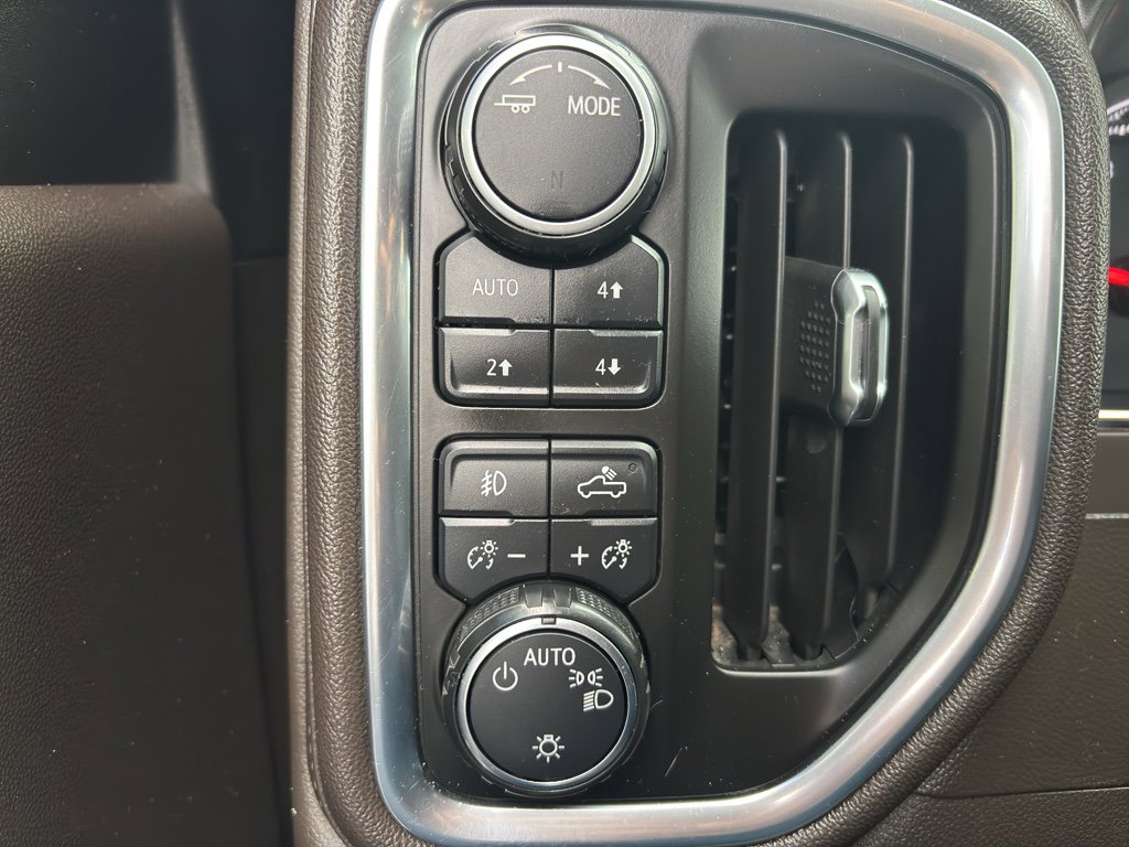 Used 2020 Chevrolet Silverado 1500 RST image 28