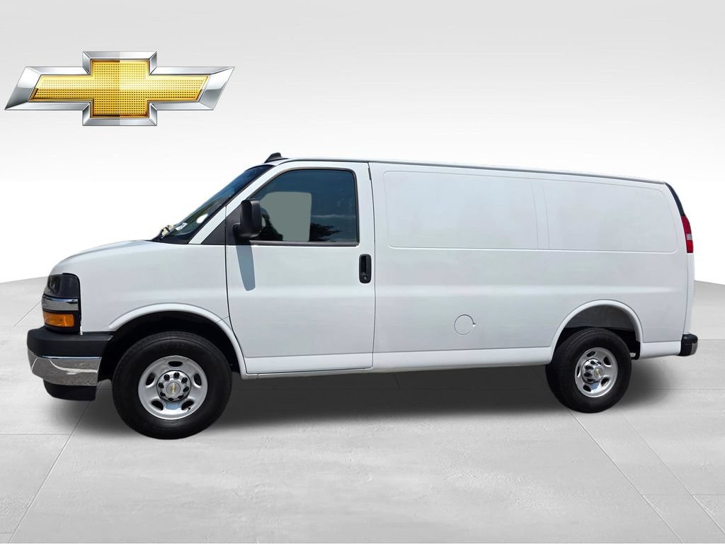 Certified 2025 Chevrolet Express 2500 w/ Driver Convenience Package RWD image 3