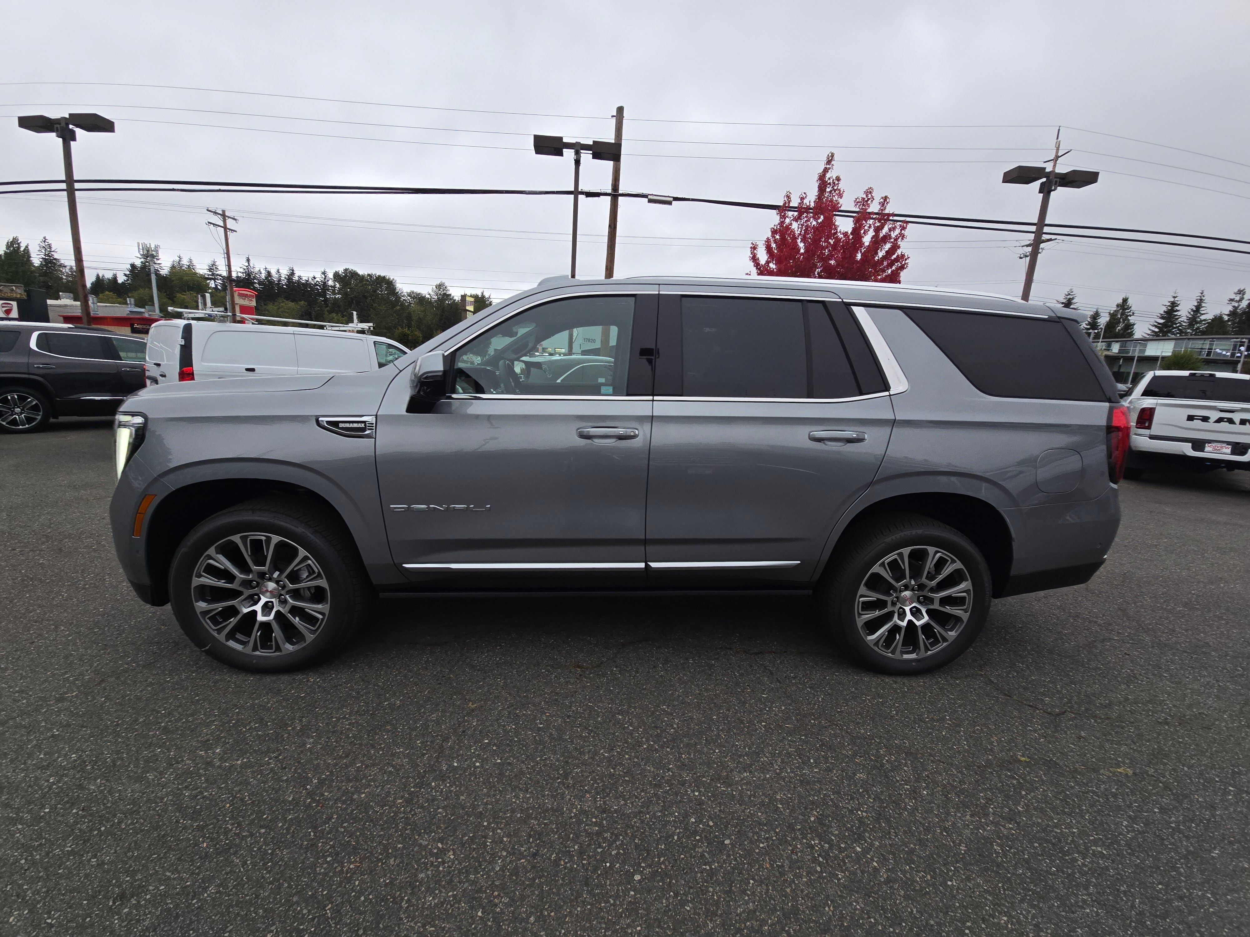 New 2026 GMC Yukon Denali w/ Denali Reserve Package AWD/4WD image 4