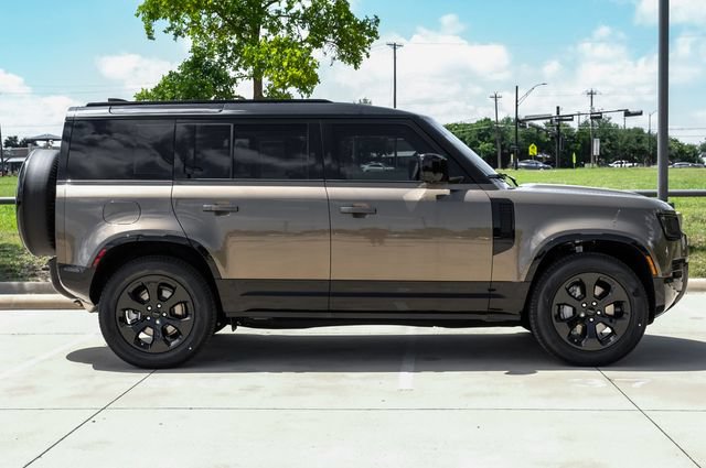 New 2026 Land Rover Defender 110 X-Dynamic SE AWD/4WD image 8