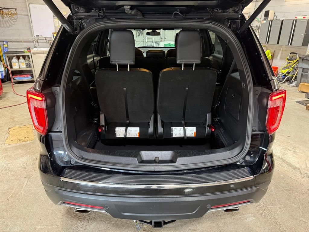 Used 2018 Ford Explorer XLT w/ Equipment Group 202A AWD/4WD image 30
