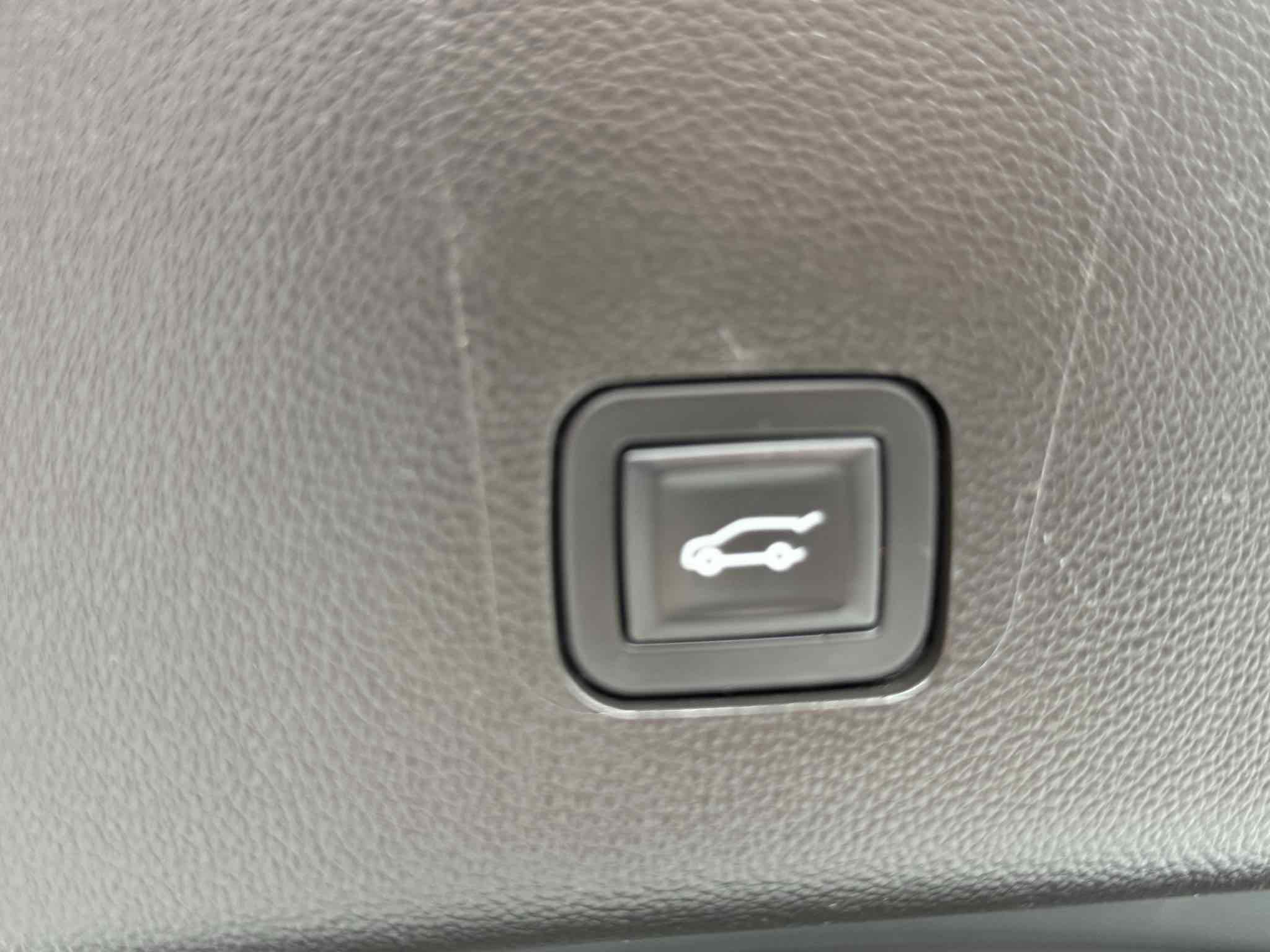 Used 2018 Chevrolet Traverse LT image 66