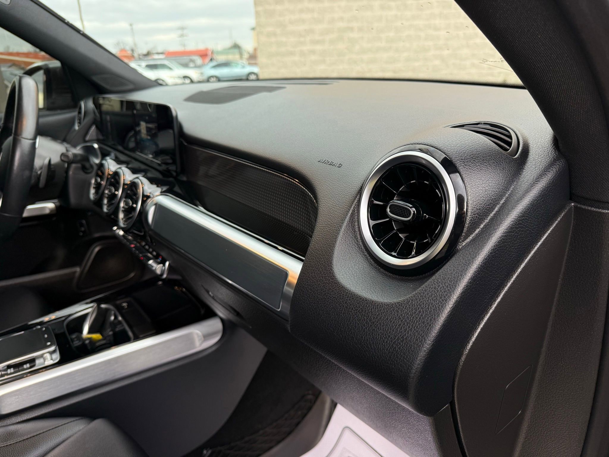 Used 2020 Mercedes-Benz GLB 250 4MATIC image 24