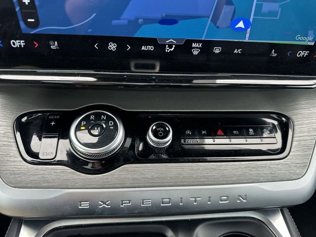 Used 2025 Ford Expedition Max Platinum AWD/4WD image 23