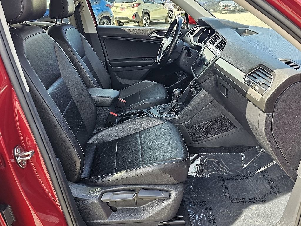 Used 2018 Volkswagen Tiguan SEL FWD image 19