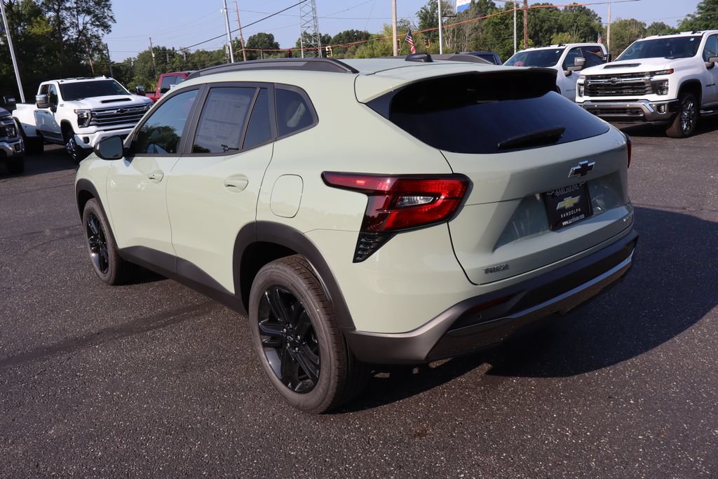 New 2026 Chevrolet Trax ACTIV w/ Sunroof Package FWD image 3