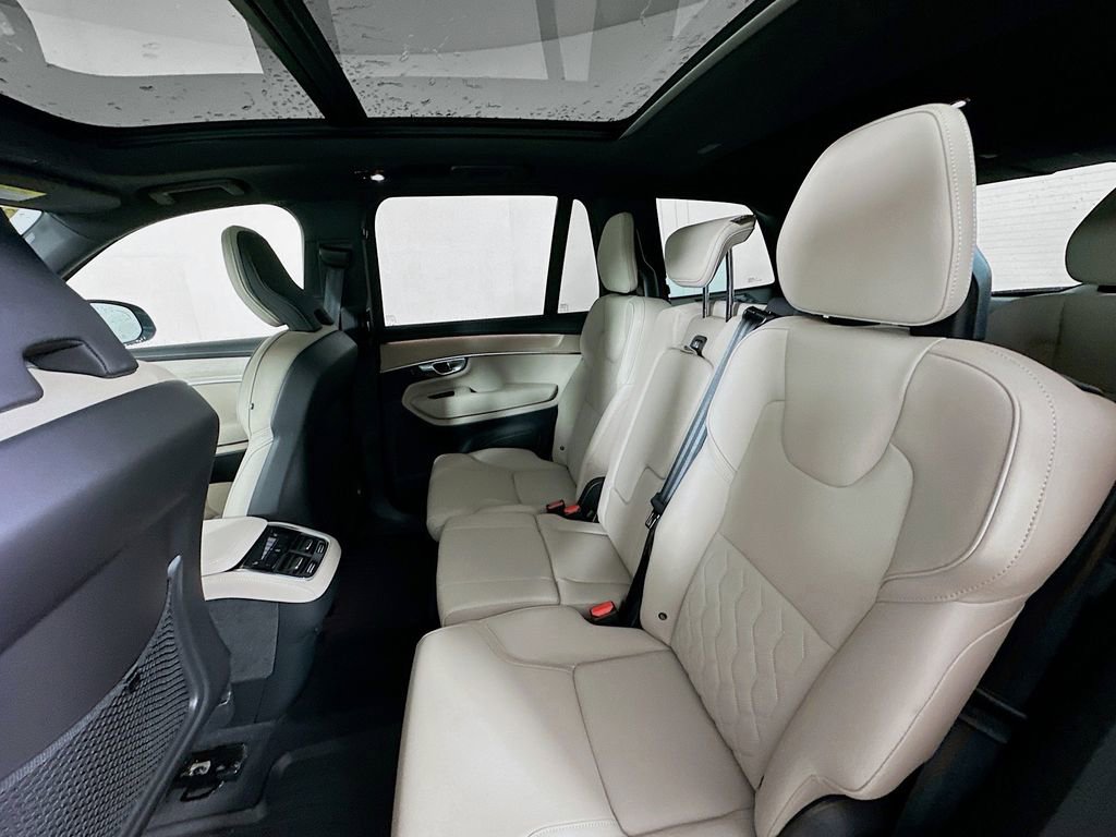 Used 2026 Volvo XC90 B6 Plus w/ Protection Package Premier image 17