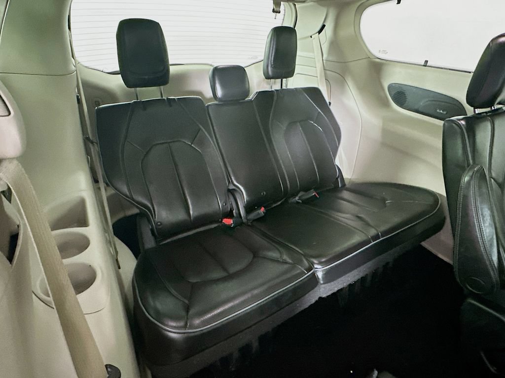 Used 2019 Chrysler Pacifica Limited FWD image 36