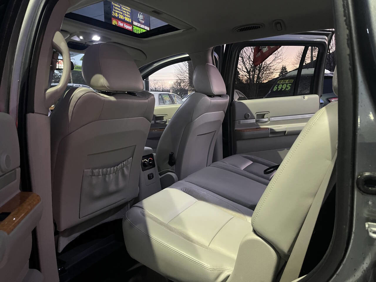 Used 2009 Chrysler Aspen Limited w/ Trailer Tow Group image 16