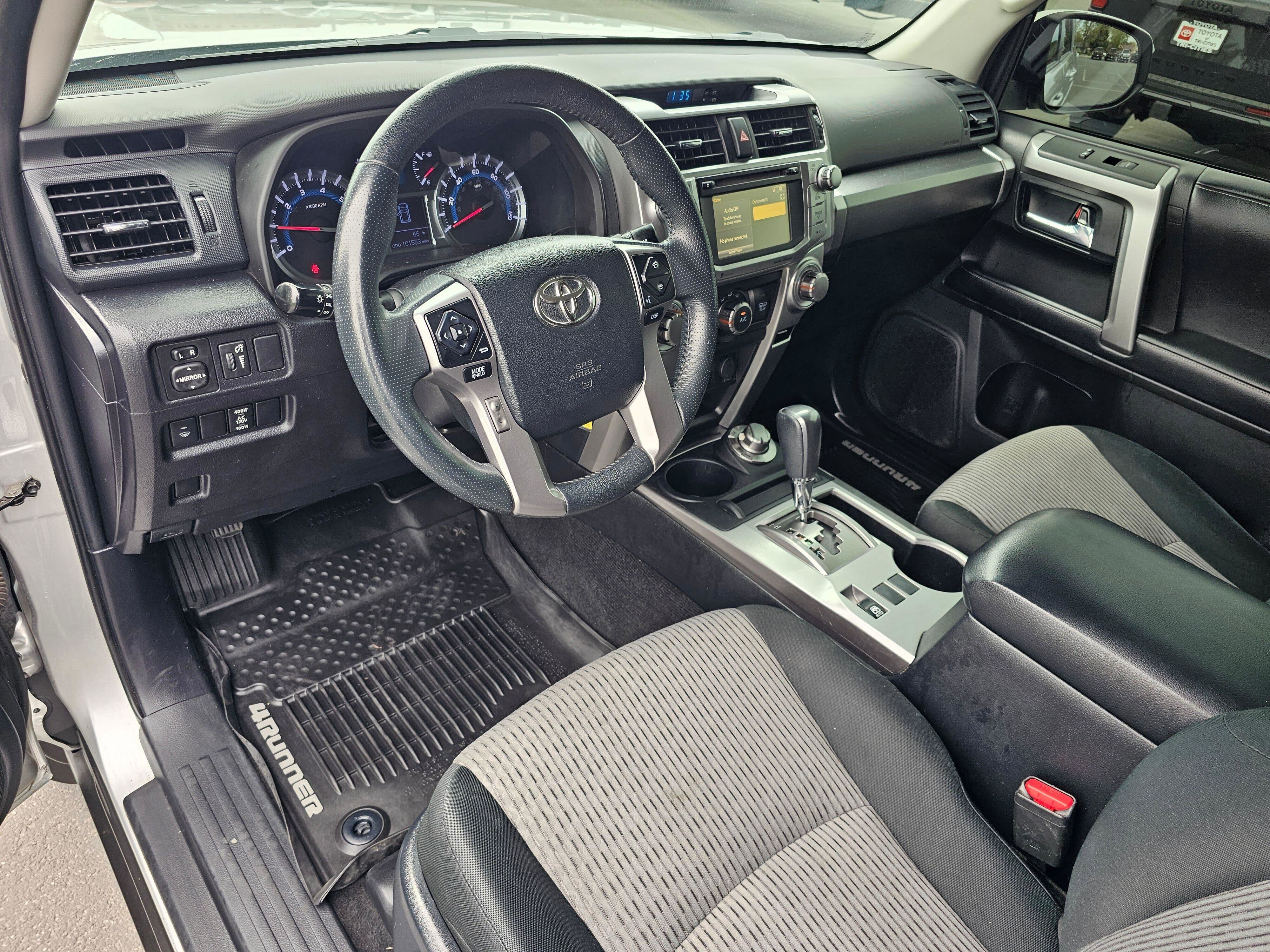 Used 2019 Toyota 4Runner SR5 AWD/4WD image 9