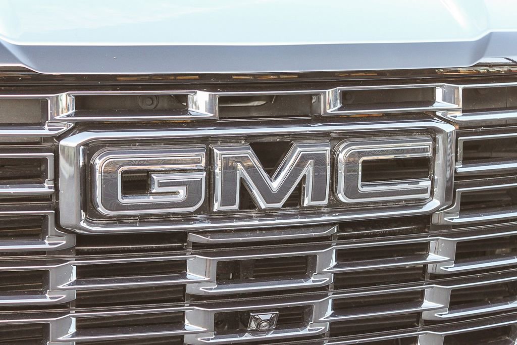 Used 2025 GMC Yukon XL Denali Ultimate w/ LPO, Floor Liner Package image 6