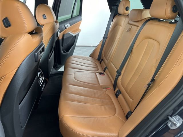 Used 2021 BMW X5 xDrive40i w/ Parking Assistance Package image 39