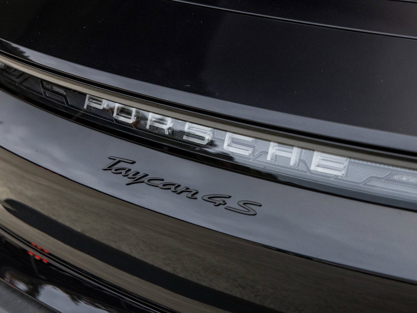 New 2025 Porsche Taycan 4S image 19