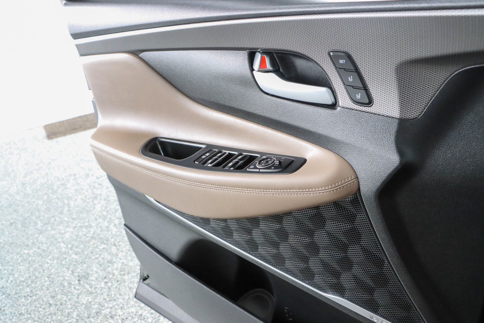 Used 2020 Hyundai Santa Fe Limited FWD image 23